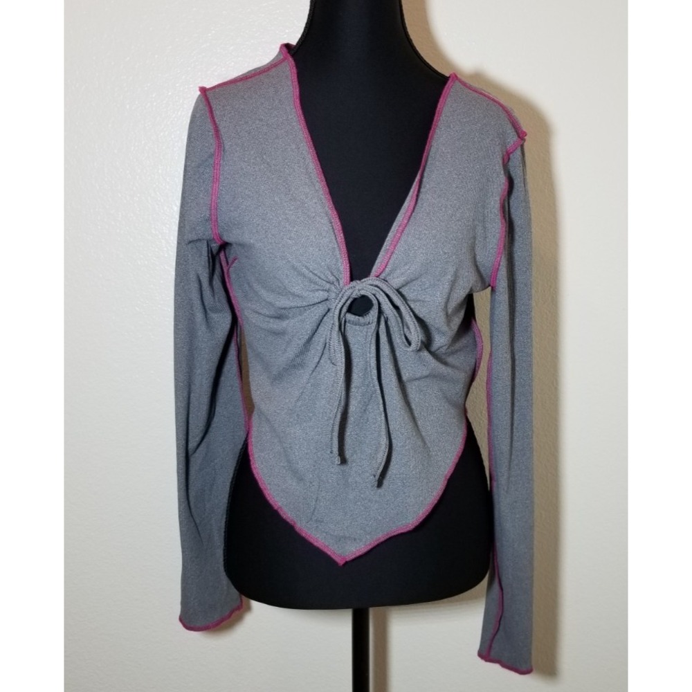 Hearts Collective Womens L Gray Ribbed V-Neck Long Sleeve Cropped Shirt NWT